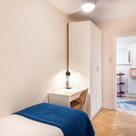 Spacious And Elegant Oasis In The Location * Barcelona