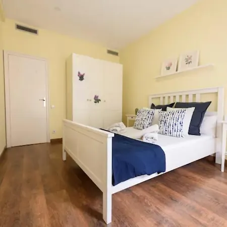 Apartment Ramblas Spacious & Design 4br Flat With Balcony 15m Ramblas