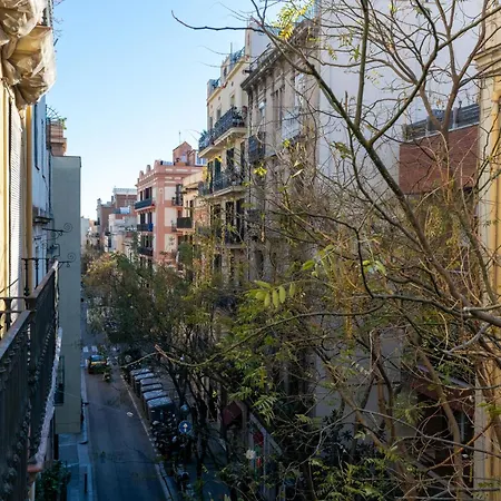 Apartment Center Of Gracia By Maison Pinata Barcelona