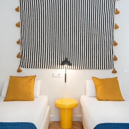 Spacious And Elegant Oasis In The Location