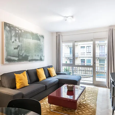 Apartment Spacious And Elegant Oasis In The Location