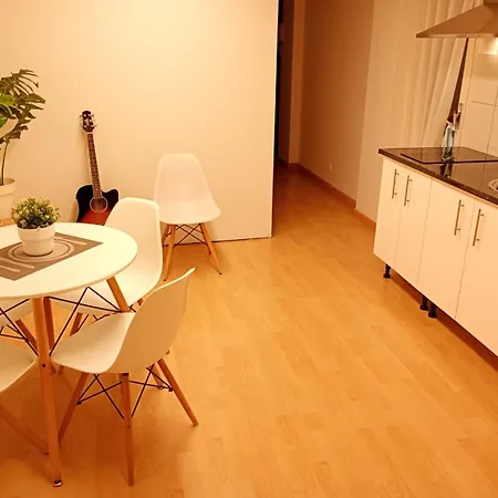 Sunny Double Center L5&l1 Metro Lines Guest house