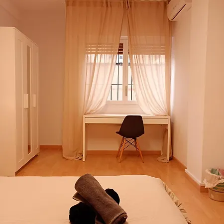 Sunny Double Center L5&l1 Metro Lines Guest house Barcelona