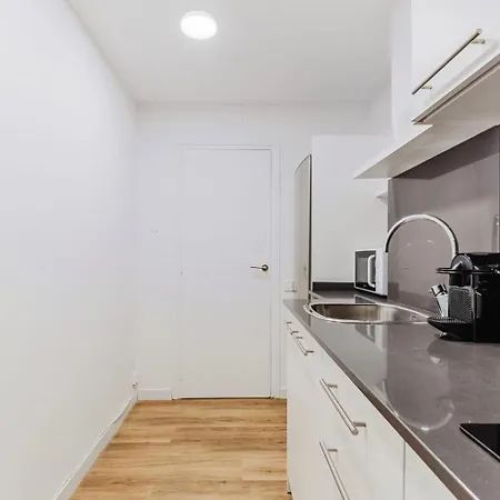 Blueground Les Corts Balcony Ac Wd Bcn-157 * Barcelona