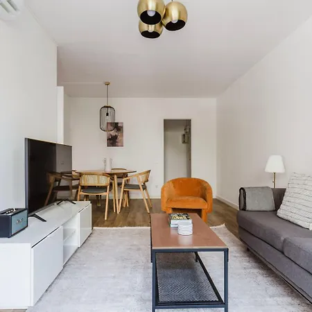 Blueground Les Corts Balcony Ac Wd Bcn-157 Apartment *