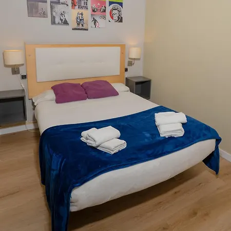 Wow Hostel *