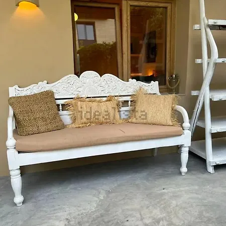 Stylish & Idyllic With Private Garden 5 Min Walking From South In Gava Mar Holiday home