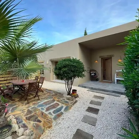Holiday home Stylish & Idyllic With Private Garden 5 Min Walking From South In Gava Mar Barcelona
