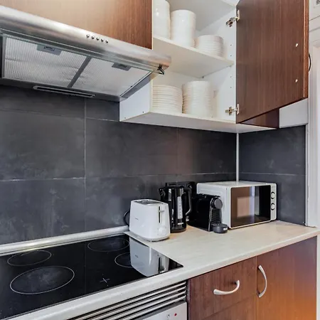 Blueground Sant Gervasi Ac Balcony Nr Market Bcn-181 Apartment Barcelona