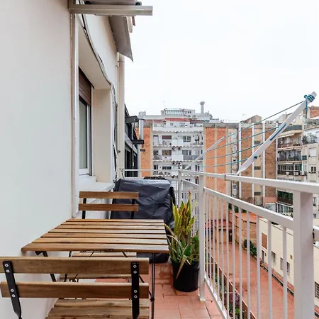 Blueground Sant Gervasi Ac Balcony Nr Market Bcn-181 *