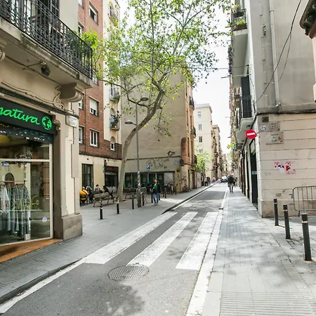 12gra1070 - Cozy Flat In The Heart Of Gracia! *