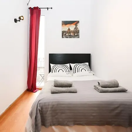 La Rambla - Catalonia Square 4bd-2bth Apartment Barcelona
