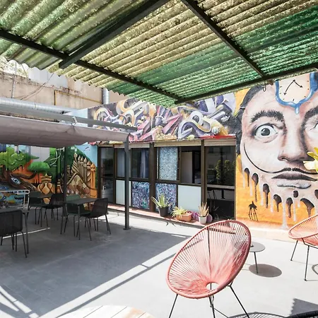 Hostel No Limit Graffiti Barcelona