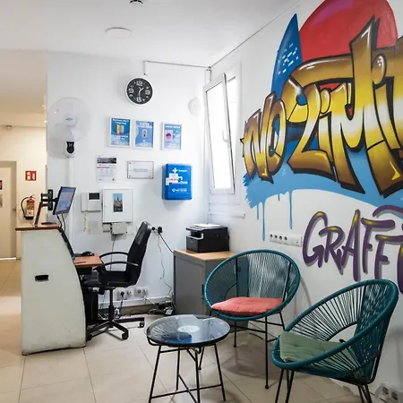 No Limit Graffiti Hostel Barcelona