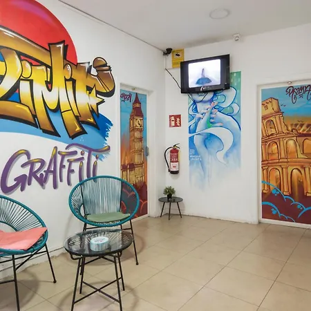 No Limit Graffiti Hostel