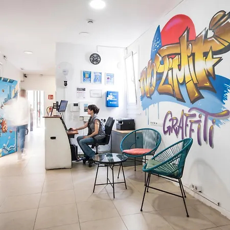 No Limit Graffiti Hostel Barcelona
