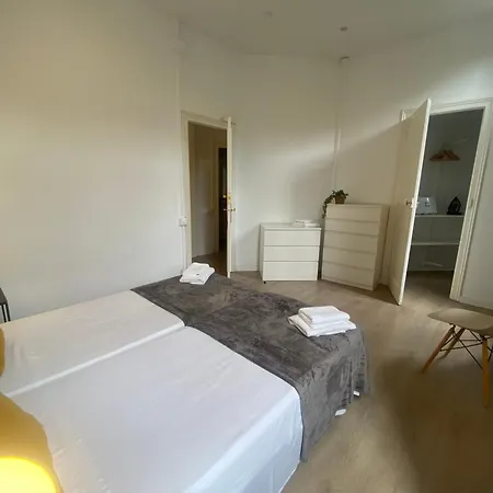 555 Bcn Apartment