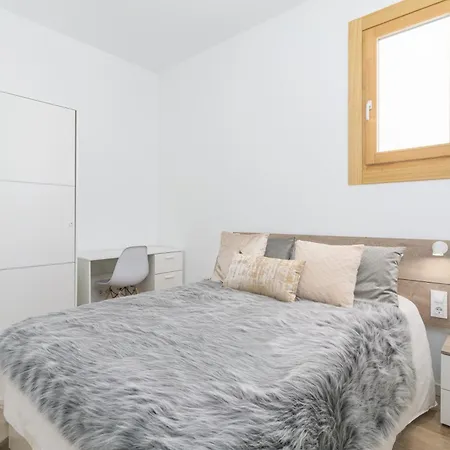 Piso Ideal Con 3 3 Banos Y Terraza *