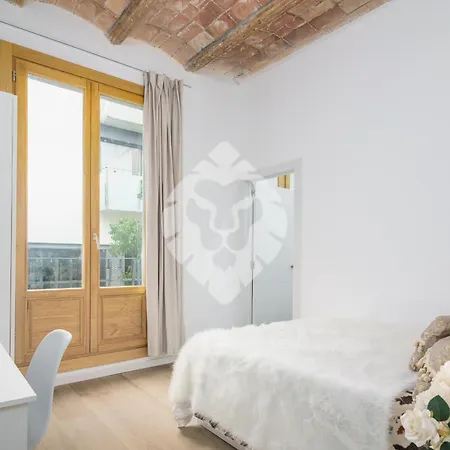 Piso Ideal Con 3 3 Banos Y Terraza * Barcelona