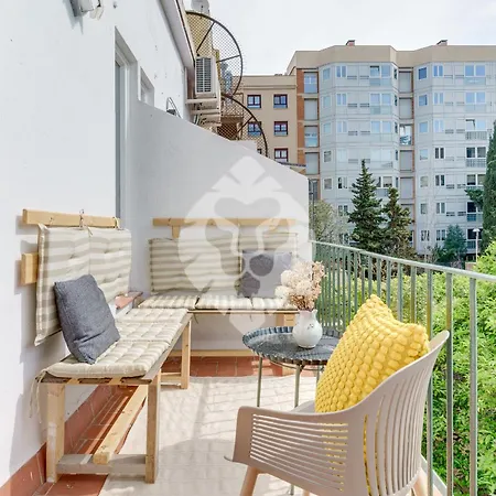 Piso Ideal Con 3 3 Banos Y Terraza * Barcelona