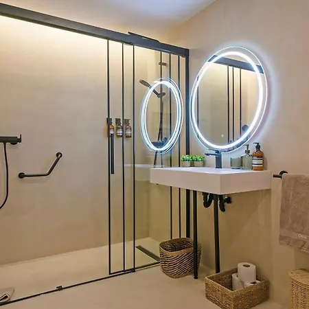 Olivia Hostel *