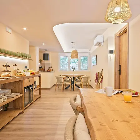 Olivia Hostel *