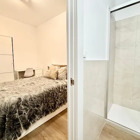 Apartment Piso Ideal Con 3 3 Banos Y Terraza