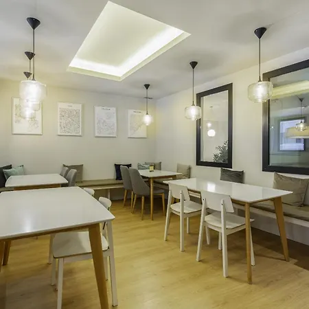 Ola Living Diagonal ゲストハウス バルセロナ