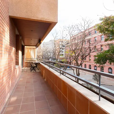 11jog1036 - Huge & Bright Train Station Apartamento Barcelona