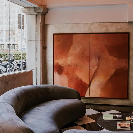 Hotel Gran Derby Suites, A Small Luxury Of The World Barcellona