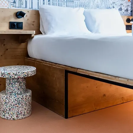 Easyhotel La Sagrera 2*