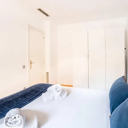 Apartment Pl Universitat Comfortable 3Bd With Private Patio Barcelona