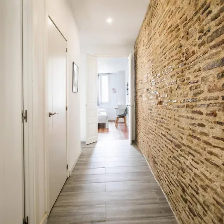 31ara1092- Newly Refurbished 2br Flat In The Gothi