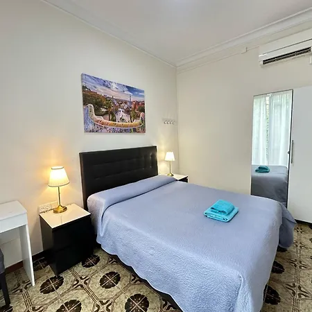 Quarto em Acomodações Particulares Diputacion Barcelona