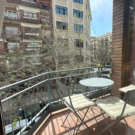 Nuevo Arago Couette-café Barcelone