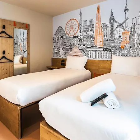 Easyhotel La Sagrera Hotel 2*