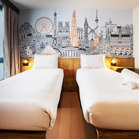 Easyhotel La Sagrera Hotel 2*