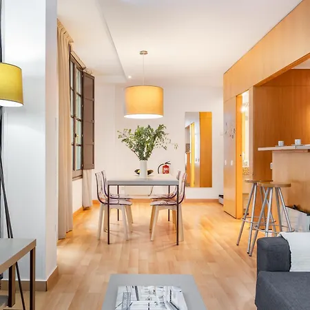 Aspasios Plaza Real Appartamento
