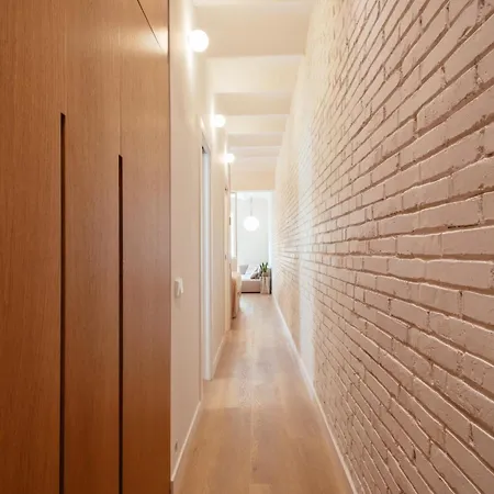 Newly Renovated Stylish Eixample - Great Location Apartment Barcelona