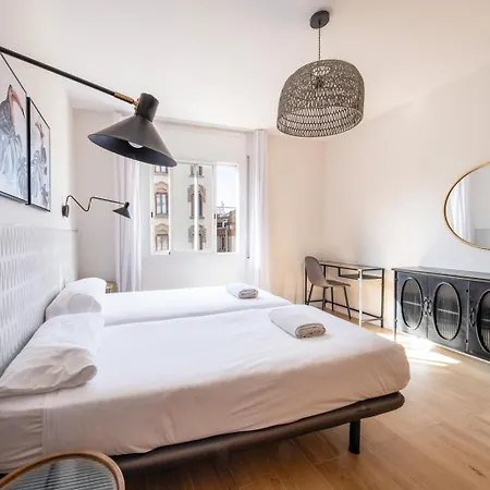 Apartment Bebarceloner Eixample - 4 Bedrooms