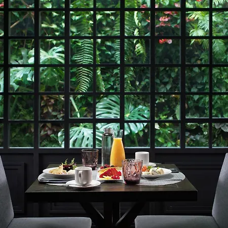 H10 Universitat Hotel