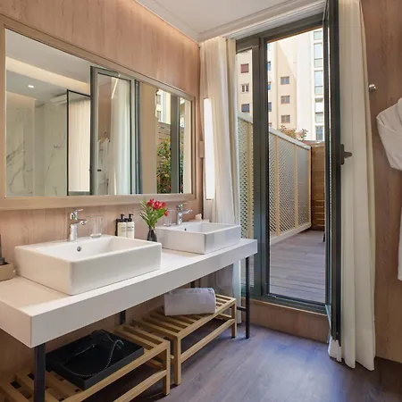 H10 Universitat Hotel 4*
