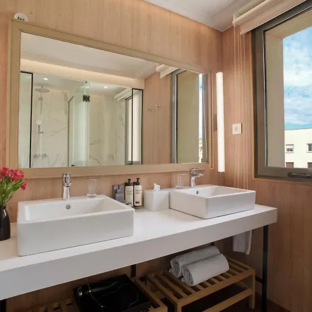 H10 Universitat Hotel 4*