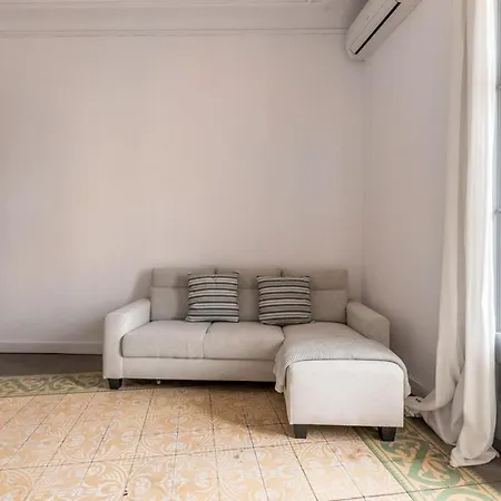 - Eixample 2a Apartment *