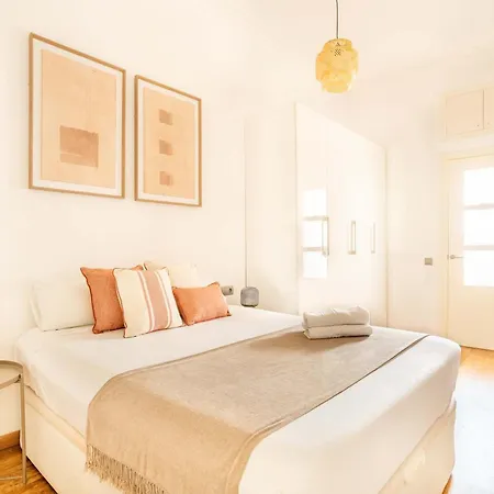 Pl Universitat Bright And Cozy 2bd - 2bth Apartment