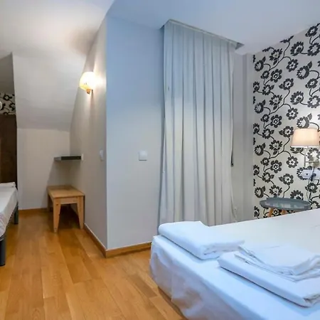 Bright And Modern Duplex With Terrace In Eixample District P2 *