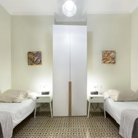 4bedroom With Balcony In Ramblas 3-2