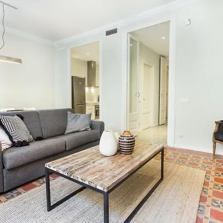 4bedroom With Balcony In Ramblas 3-2 * Barcelona
