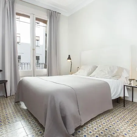 Lägenhet 4bedroom With Balcony In Ramblas 3-2 Barcelona