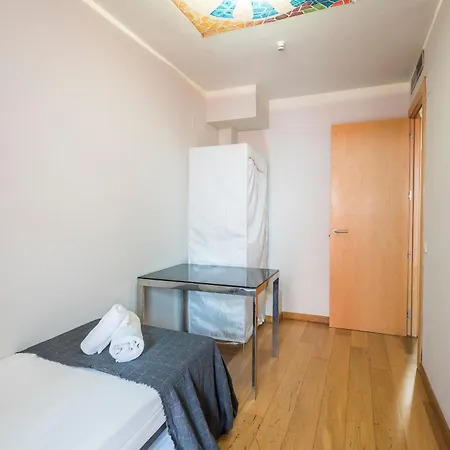 Lägenhet My Space Emirates - Fully Equipped Near The With Shared Pool *